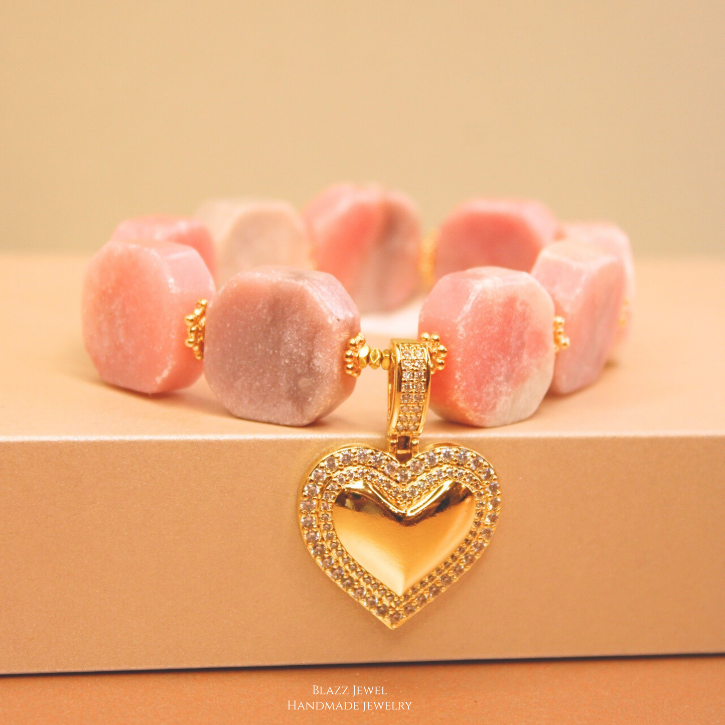 Cubo Opalo rosado & dije de corazon maxi con zirconias