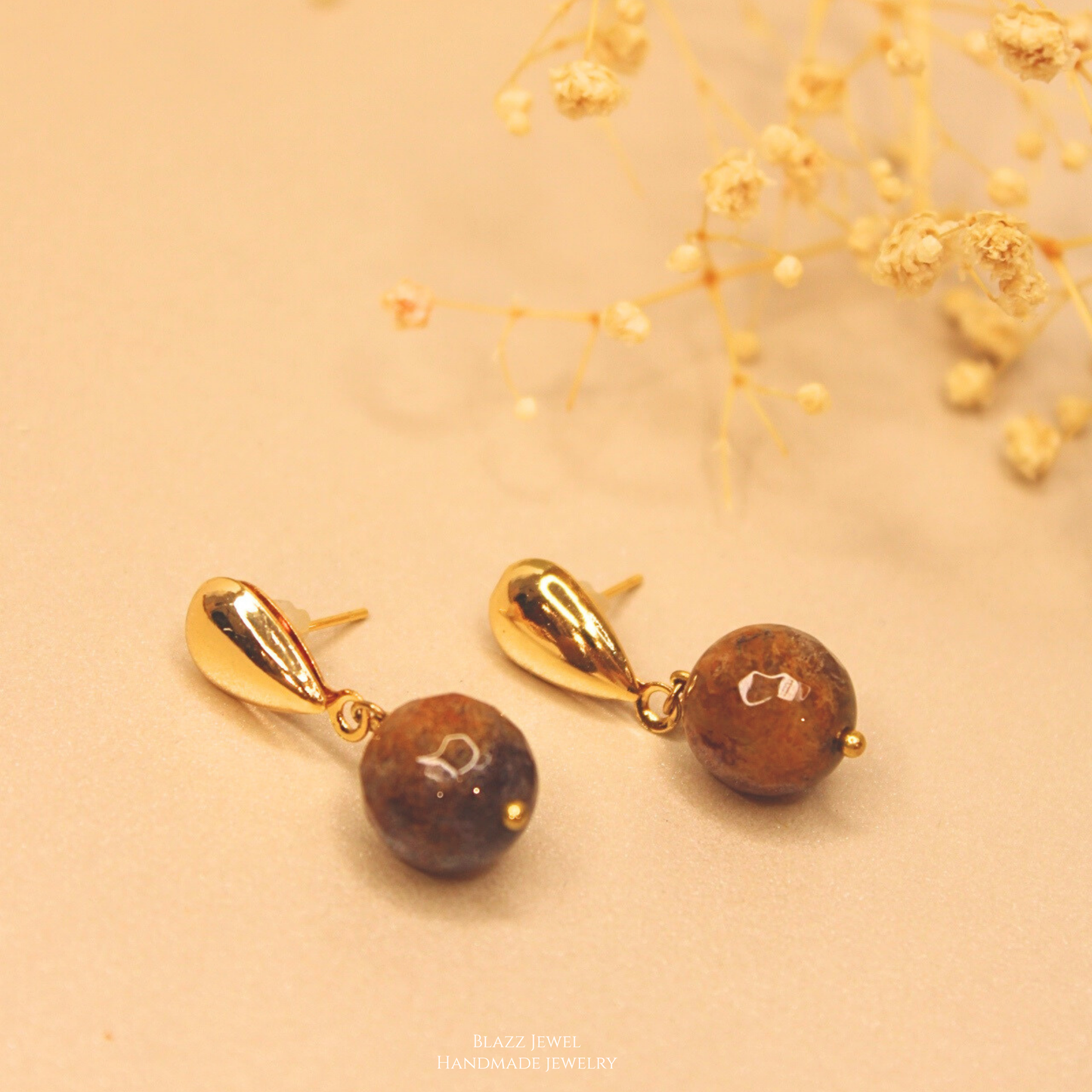 Arete Cafe 12mm & base de gota dorada