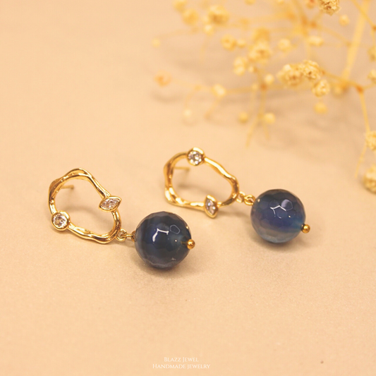 Arete Ágata azul 12mm & base de ovalada con 2 zirconias