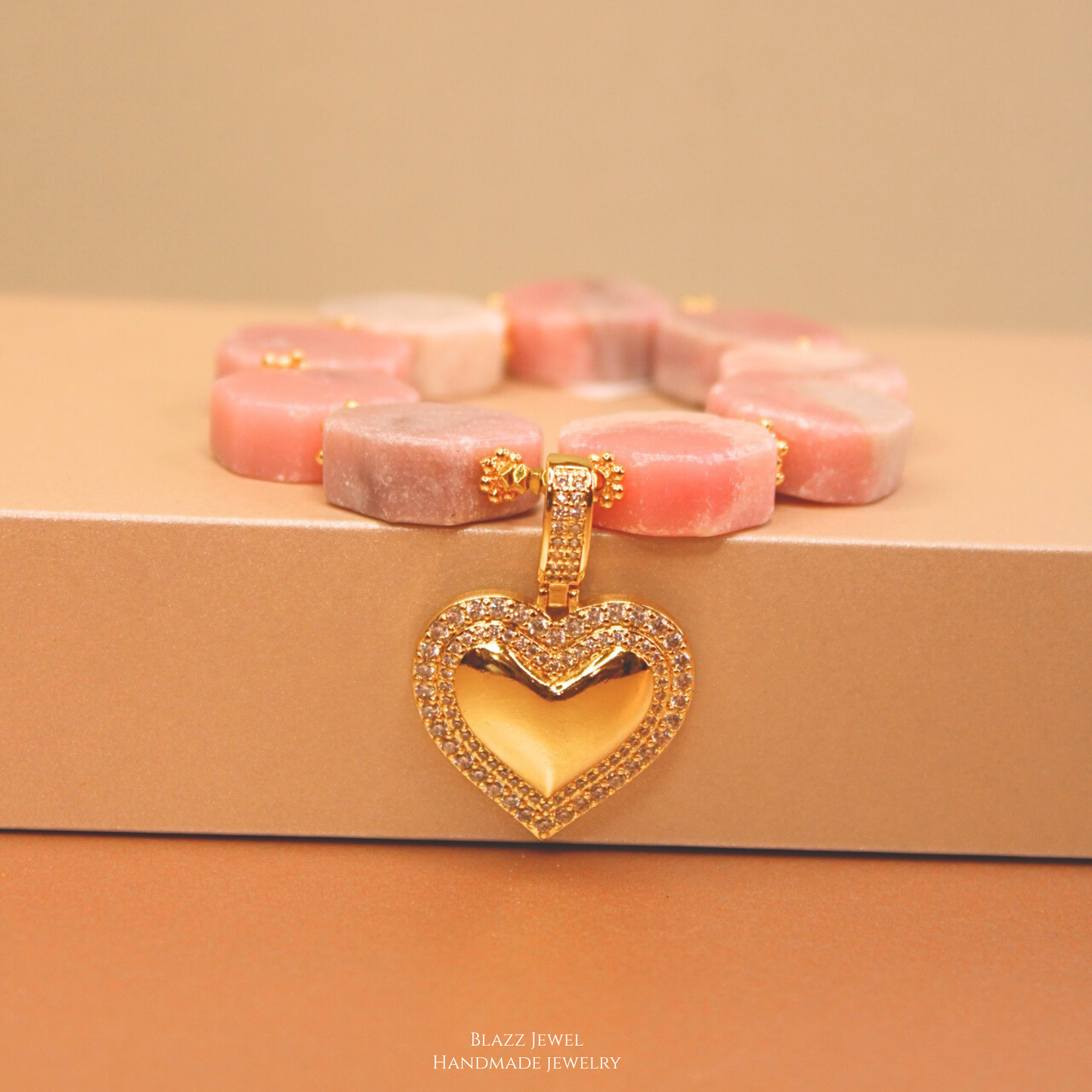 Cubo Opalo rosado & dije de corazon maxi con zirconias