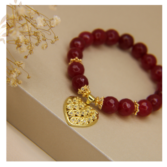 Pulsera Jade Rojo 10mm & dije de corazón con corazones mini en zirconitas