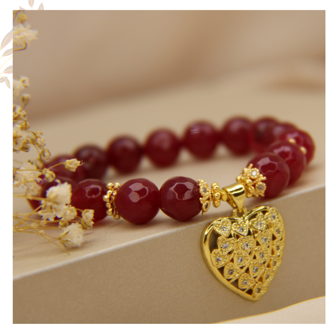 Pulsera Jade Rojo 10mm & dije de corazón con corazones mini en zirconitas