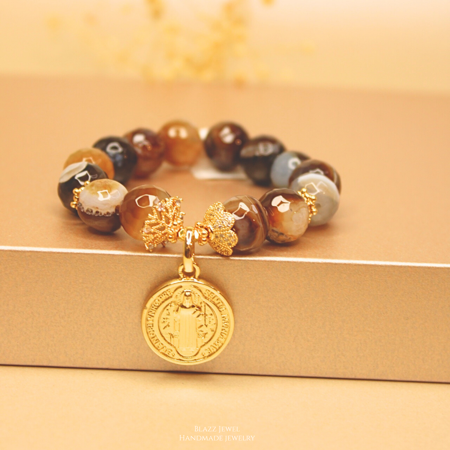 Agata Cafe 12mm & dije de San Benito Dorado