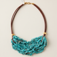 Collar Babero de Turquesa Africana y Cuero