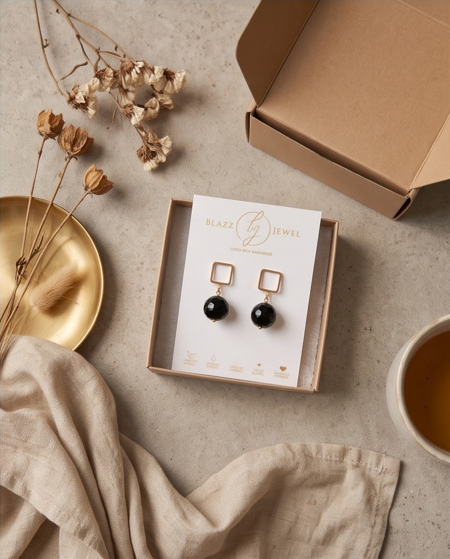 Aretes de Ónix Negro Facetado con Base Cuadrada