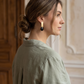 Aretes Ónix gota facetada & base rectangular dorada