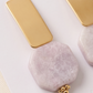 Aretes de Ópalo Rosado en Cubo con Base Dorada