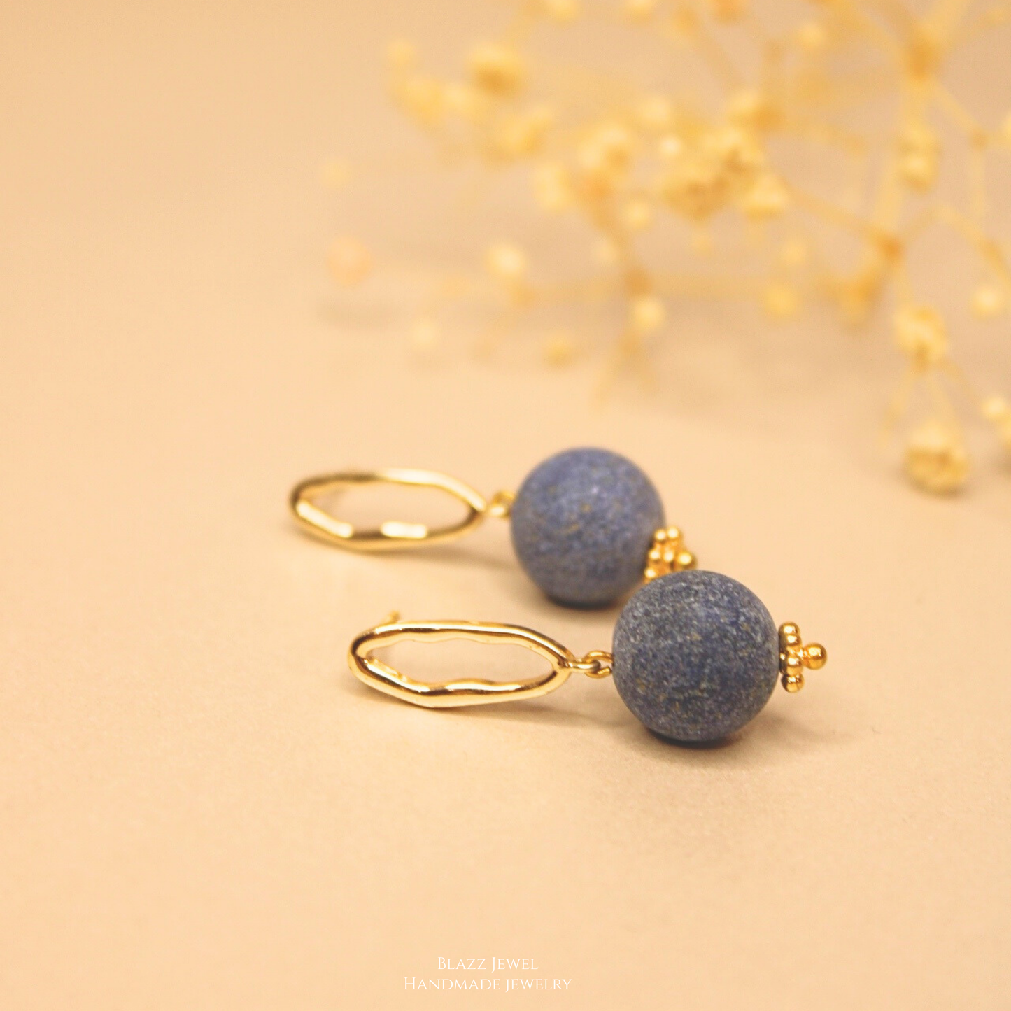 Aretes Lapislázuli mate 12mm & base ovalada hueca