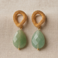 Aretes Aire de Gota de Jade Verde Facetado con Baño de Oro