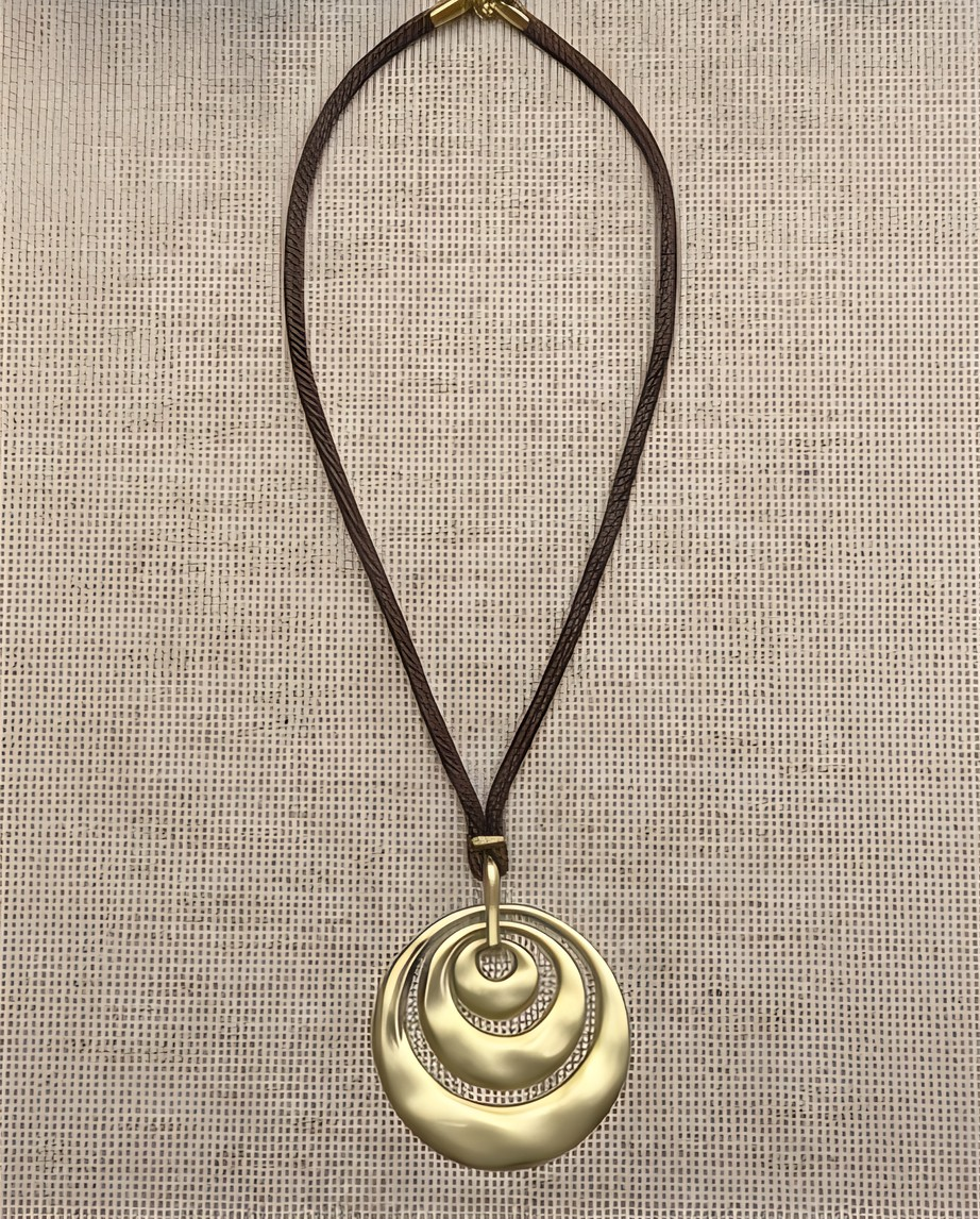 Collar Narea de Cordón Náutico Café con Dije Círculos