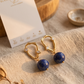 Aretes de Lapislázuli Liso con Base Ovalada con Dos Zirconias