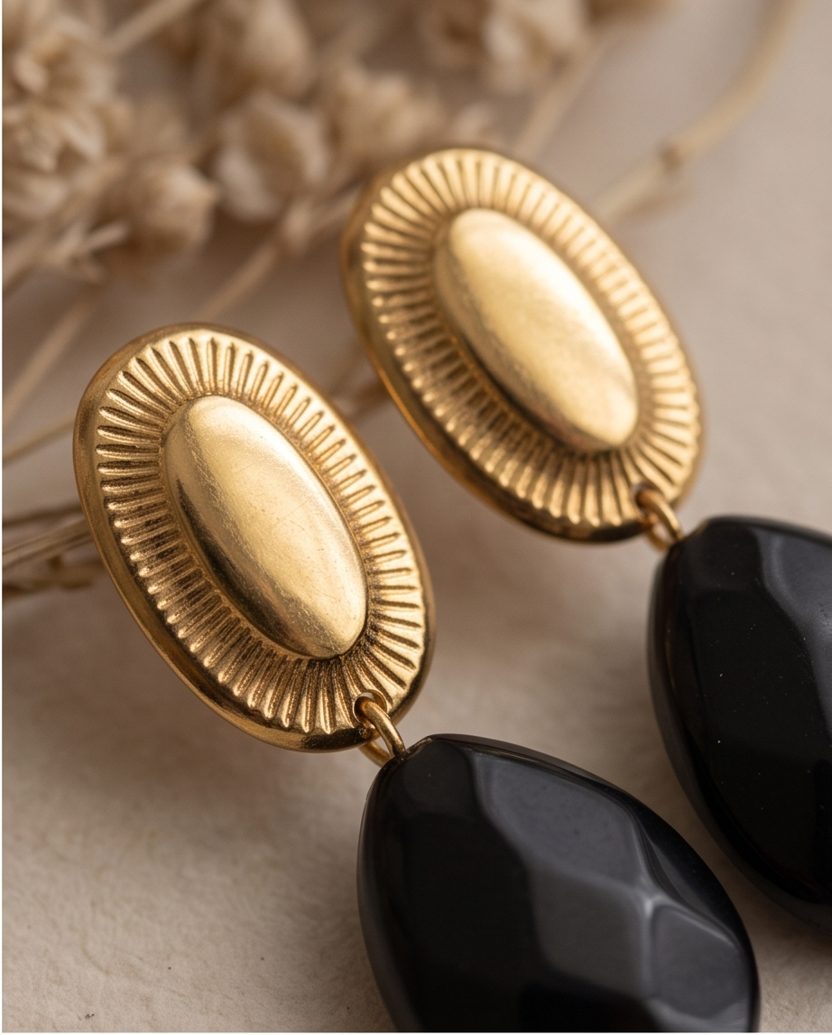 Aretes Ónix gota facetada & base ovalada dorada