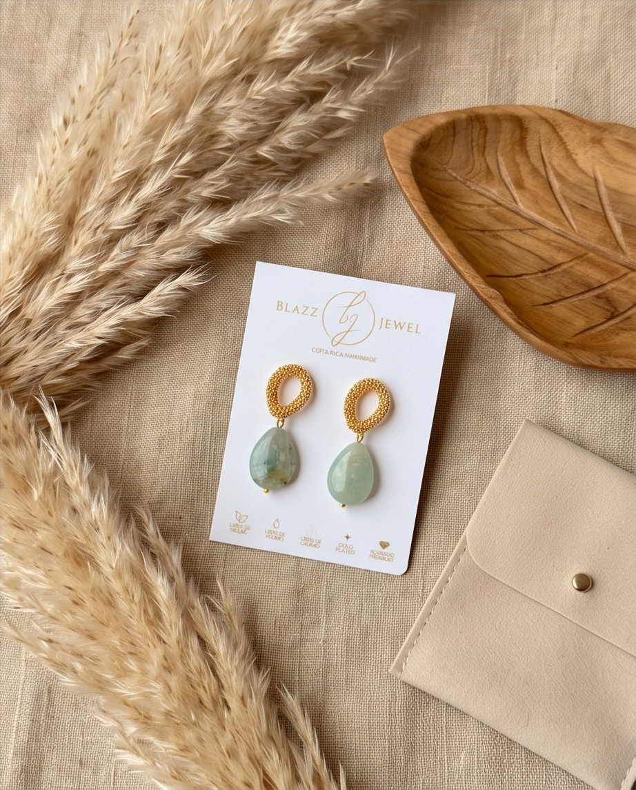 Aretes Aire de Gota de Amazonita Facetada con Base Ovalada