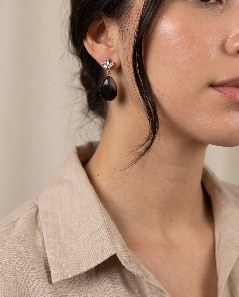 Aretes de ágata marmoleada blanca y negra con zirconias
