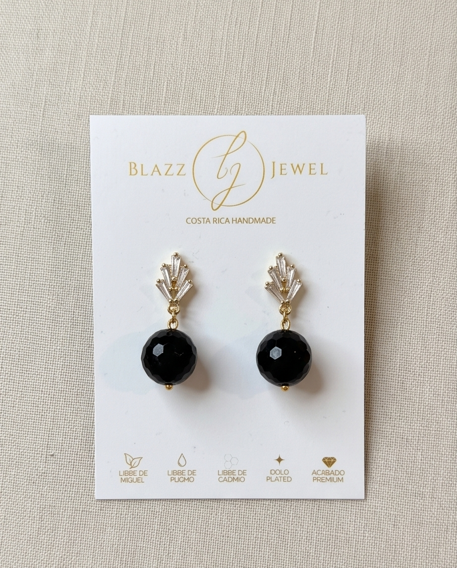 Aretes de Ónix Negro Facetado con Base de Espiga con Zirconias