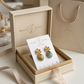 Aretes de Gota de Amazonita Facetada con Base de Flor Labrada 3D en Baño de Oro