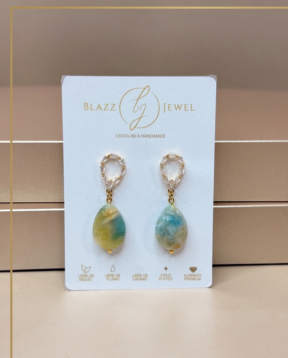 Aretes de Gota de Amazonita Facetada con Base de Gota con Zirconias
