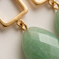 Aretes de Gota de Jade Verde Facetado con Base Cuadrada en Baño de Oro