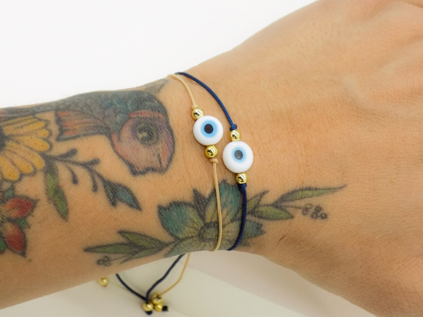 Pulsera ajustable de hilo con ojo turco